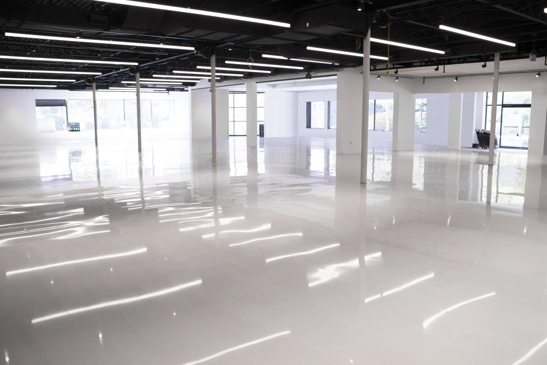 Laticrete self-leveling underlayment application on floor