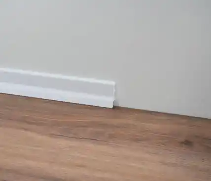 PVC Line Skirting boards 10